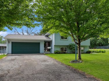 229 21st Avenue S, South Saint Paul, MN 55075