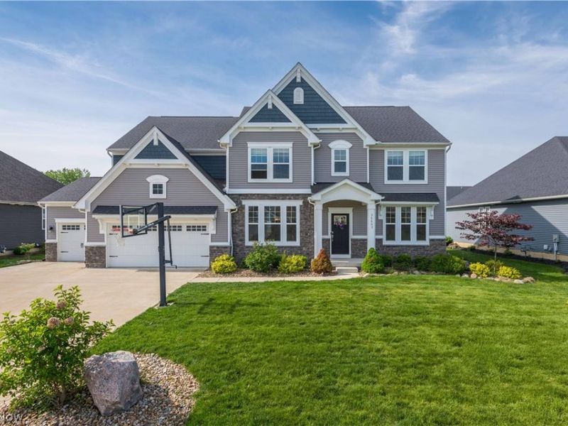 36603 Amalfi Road, North Ridgeville, OH 44039 Photo 2