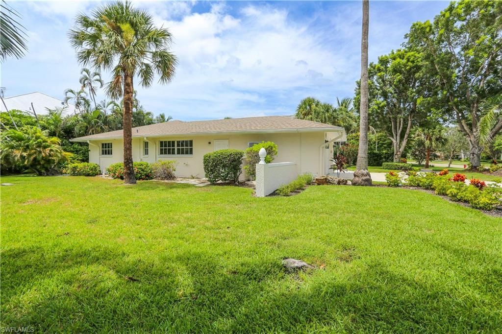 2901 Crayton Rd, Naples, FL 34103 Photo