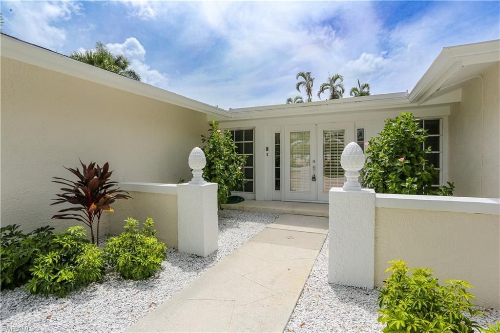 2901 Crayton Rd , Naples, FL 34103 Photo