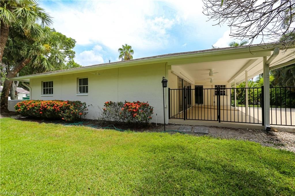 2901 Crayton Rd , Naples, FL 34103 Photo
