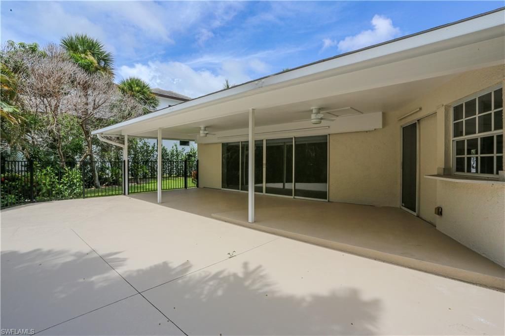 2901 Crayton Rd, Naples, FL 34103 Photo