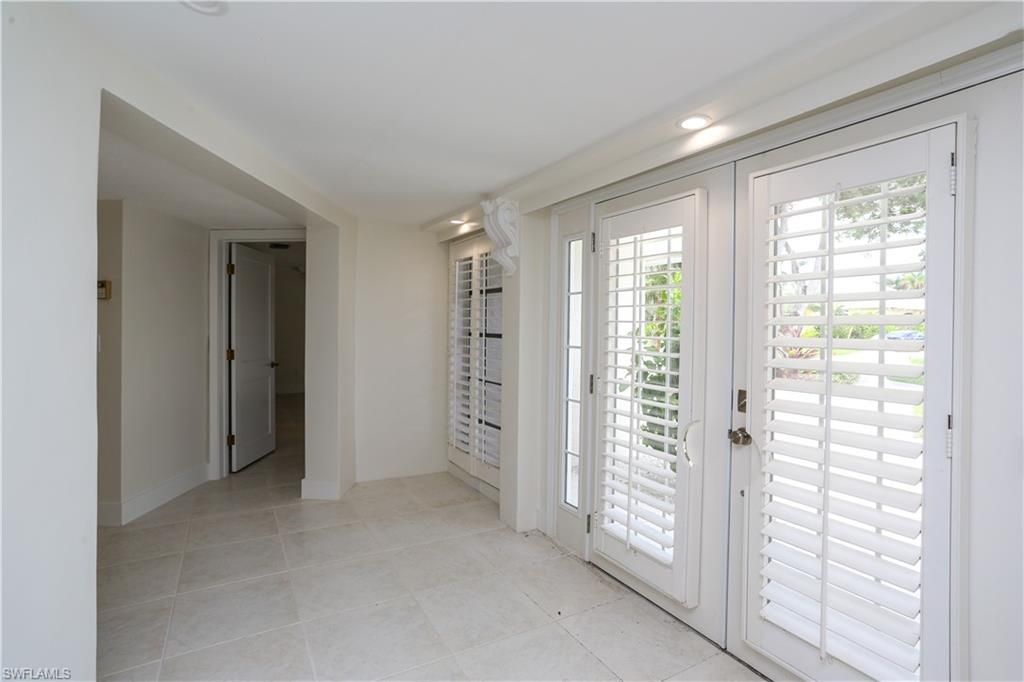 2901 Crayton Rd , Naples, FL 34103 Photo