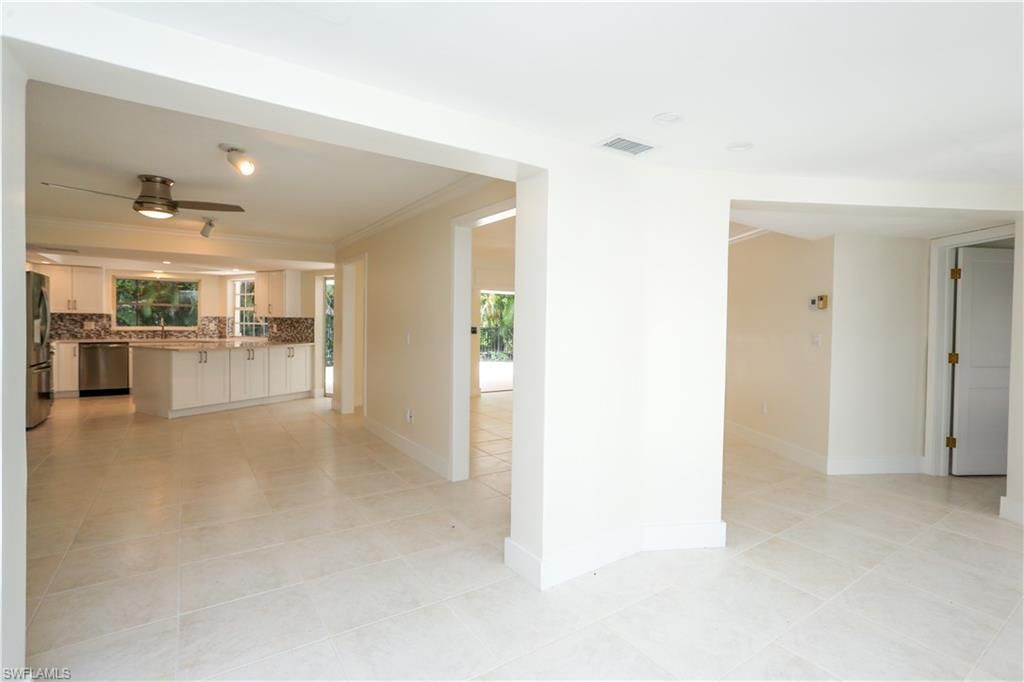 2901 Crayton Rd, Naples, FL 34103 Photo