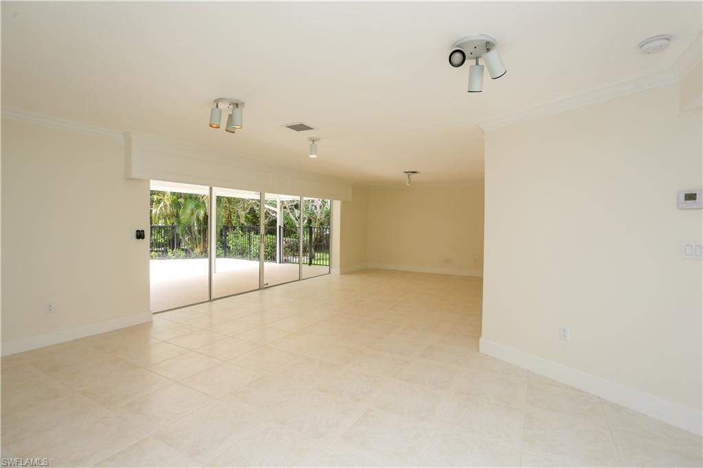 2901 Crayton Rd, Naples, FL 34103 Photo