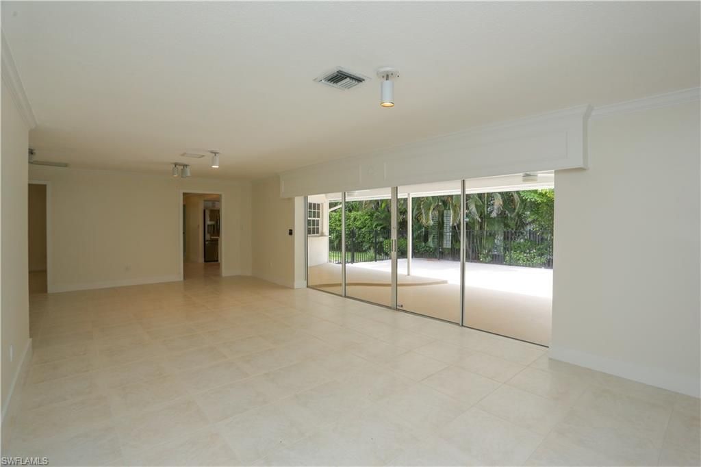 2901 Crayton Rd , Naples, FL 34103 Photo