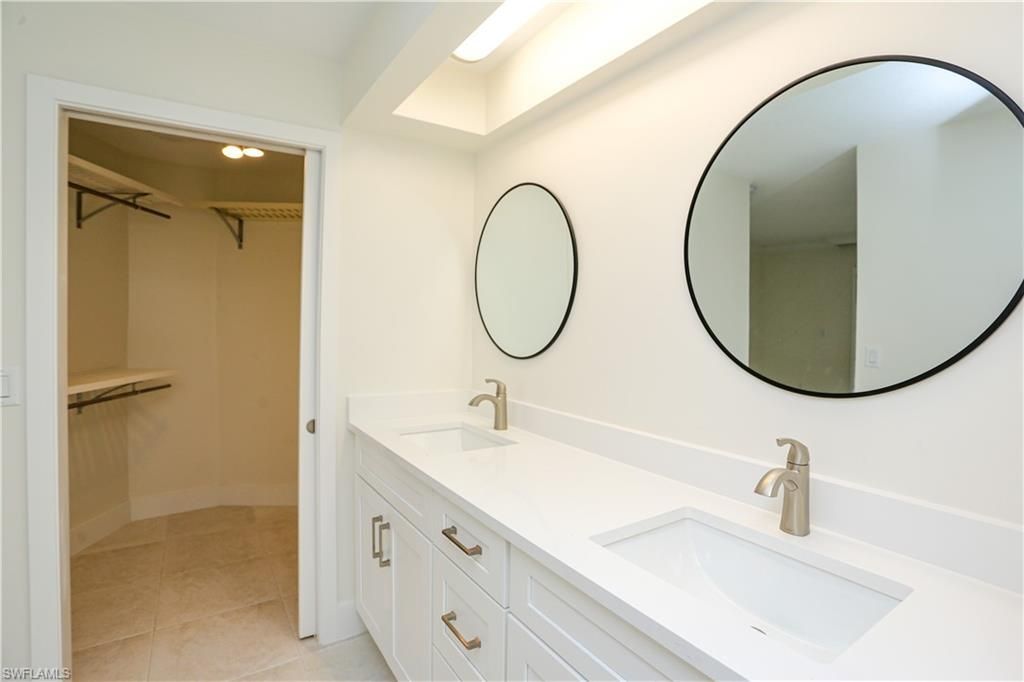 2901 Crayton Rd, Naples, FL 34103 Photo
