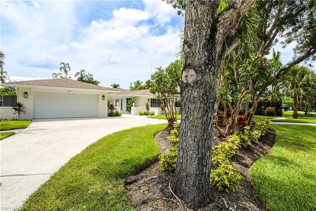 2901 Crayton Rd , Naples, FL 34103 Photo