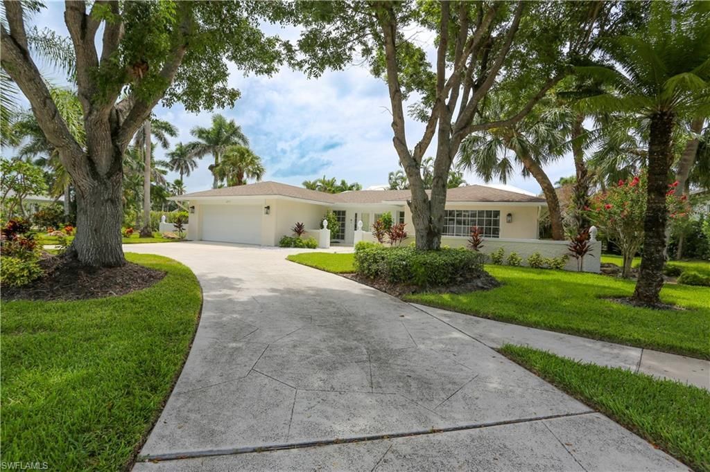 2901 Crayton Rd, Naples, FL 34103 Photo
