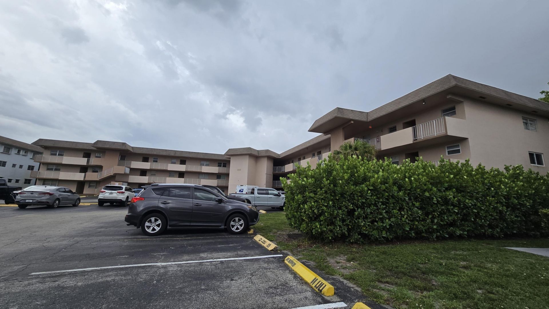 1200 Tallwood Avenue, Unit 305, Hollywood, FL 33021 Photo