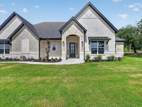 1045 Arbor Vista Drive, Azle, TX 76020