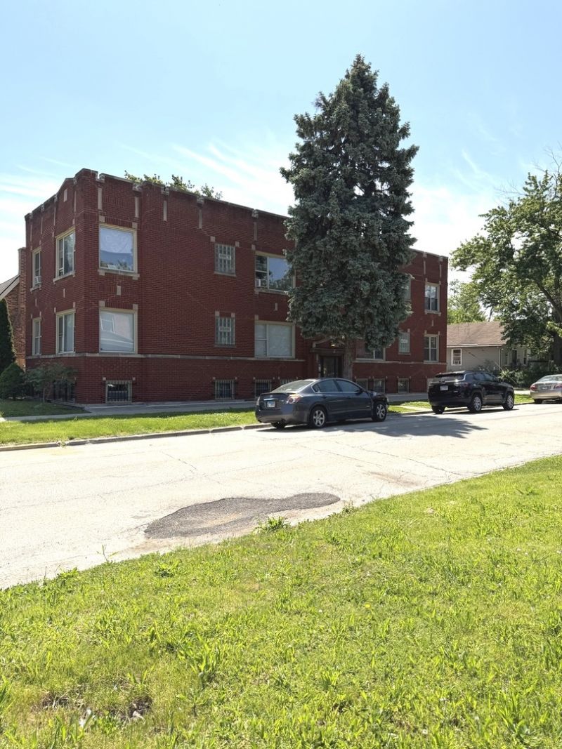 525 W 118th Street , Chicago, IL 60628