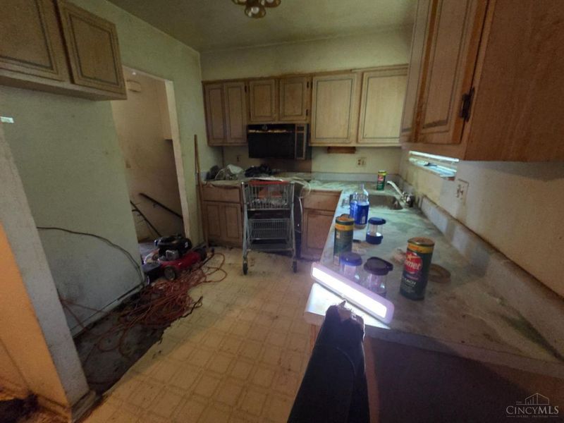 926 Goodhue Circle, Forest Park, OH 45240 Photo 8