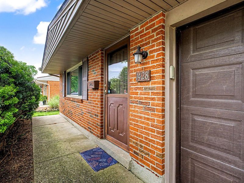 1428 Beaver Creek Lane, Kettering, OH 45429 Photo 3