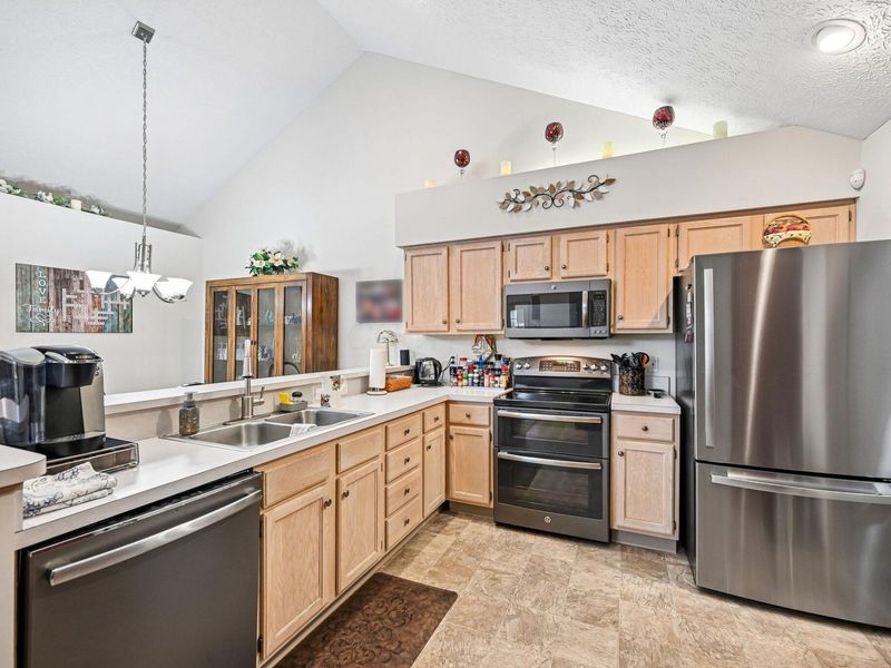5614 Brickstone Place, Unit 8, Hilliard, OH 43026 Photo 10
