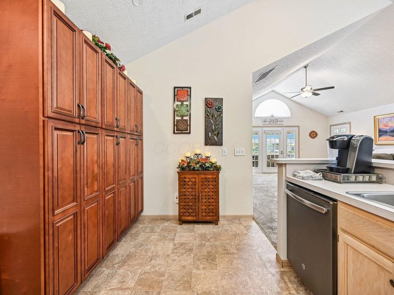5614 Brickstone Place, Unit 8, Hilliard, OH 43026 Photo 13