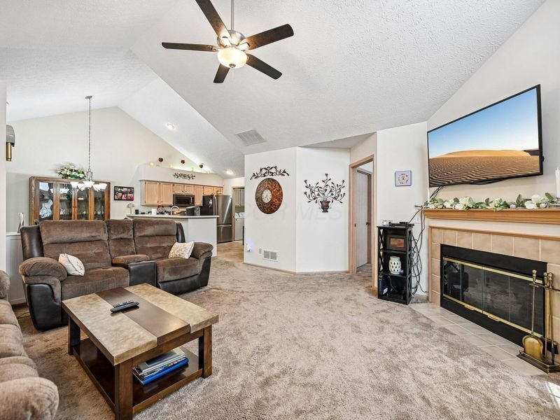 5614 Brickstone Place, Unit 8, Hilliard, OH 43026 Photo 3