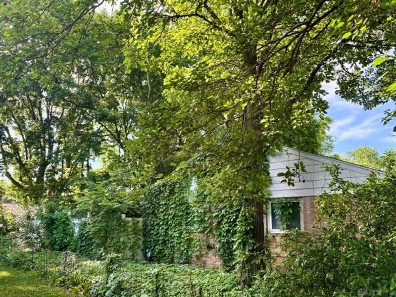 504 Kennison Avenue, New Carlisle, OH 45344 Photo 4
