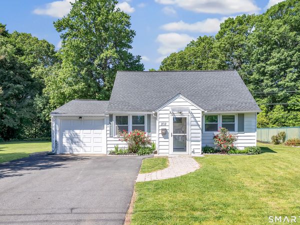 202 Glen Hills , Meriden, CT 06451