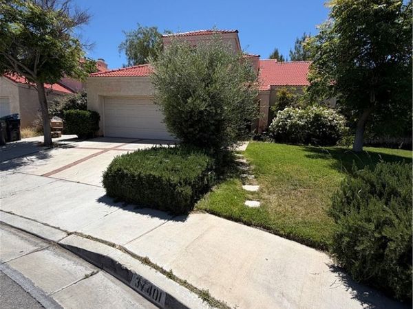 37401 Richmond , Palmdale, CA 93552