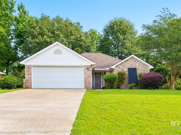 122 Oakwood Avenue, Fairhope, AL 36532