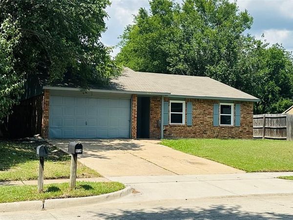914 Clark Trail, Grand Prairie, TX 75052