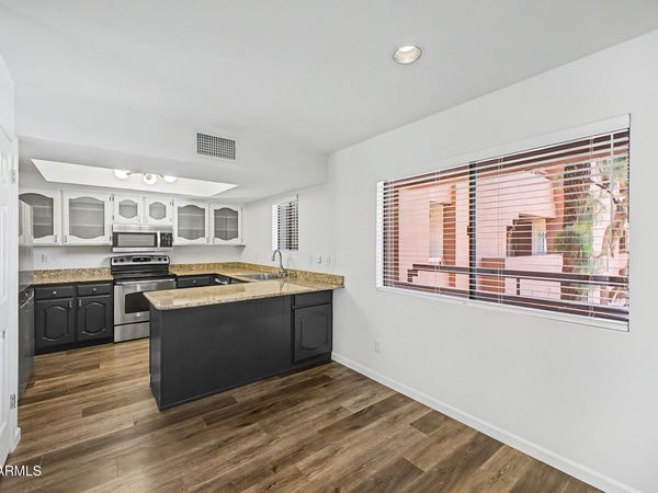 12222 N PARADISE VILLAGE Parkway S, Unit 323, Phoenix, AZ 85032