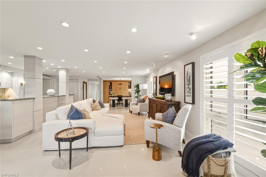 250 W Park Shore Dr , Unit 101, Naples, FL 34103 Photo
