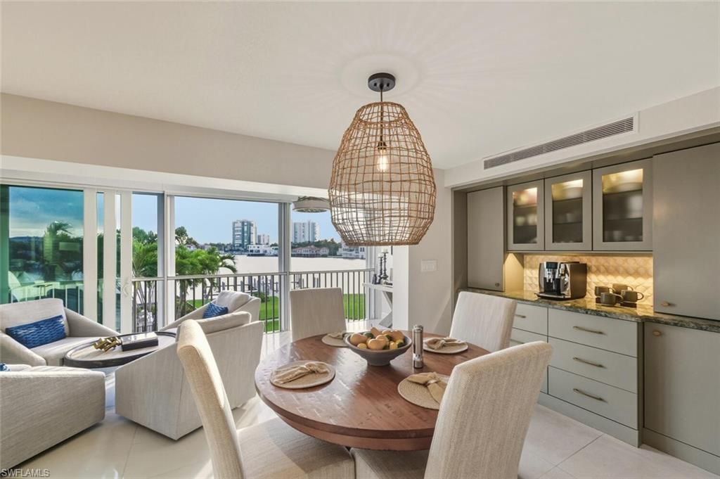 250 W Park Shore Dr , Unit 101, Naples, FL 34103 Photo