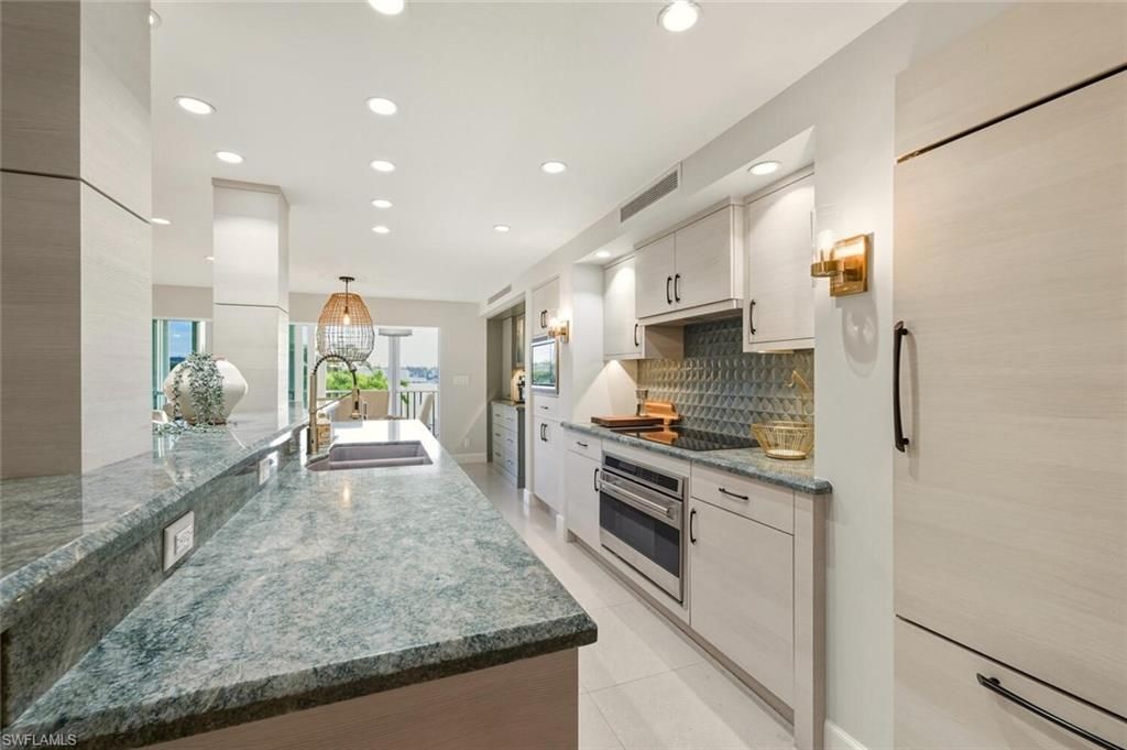 250 W Park Shore Dr , Unit 101, Naples, FL 34103 Photo