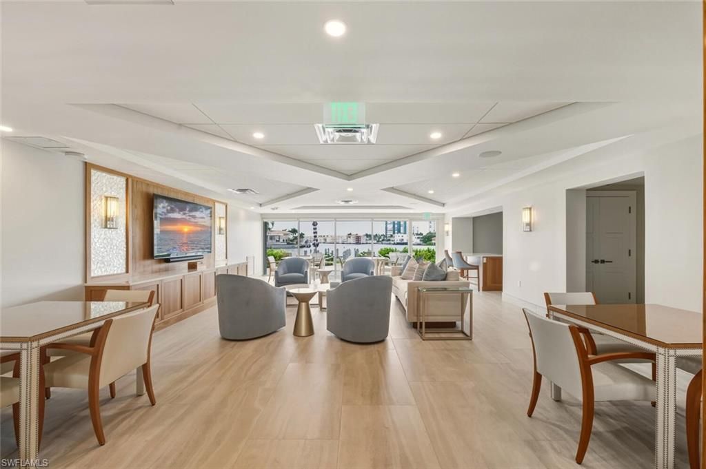 250 W Park Shore Dr , Unit 101, Naples, FL 34103 Photo
