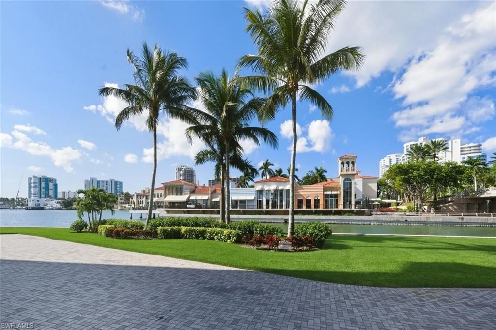 250 W Park Shore Dr , Unit 101, Naples, FL 34103 Photo