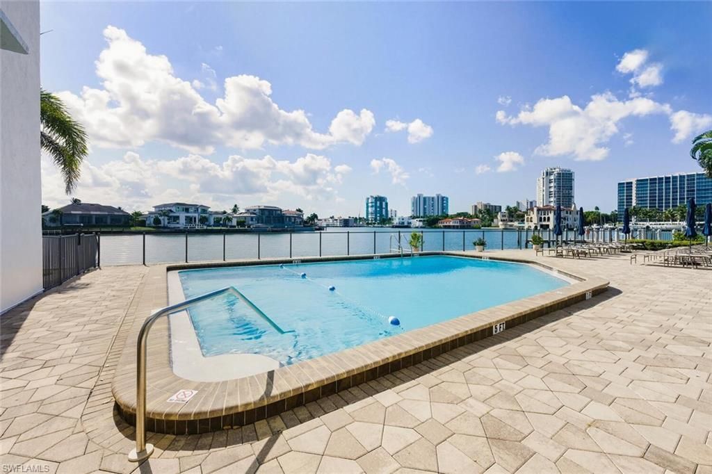 250 W Park Shore Dr , Unit 101, Naples, FL 34103 Photo