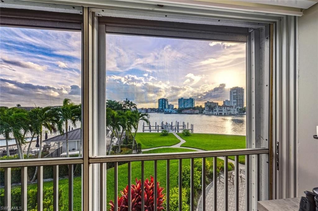 250 W Park Shore Dr , Unit 101, Naples, FL 34103 Photo