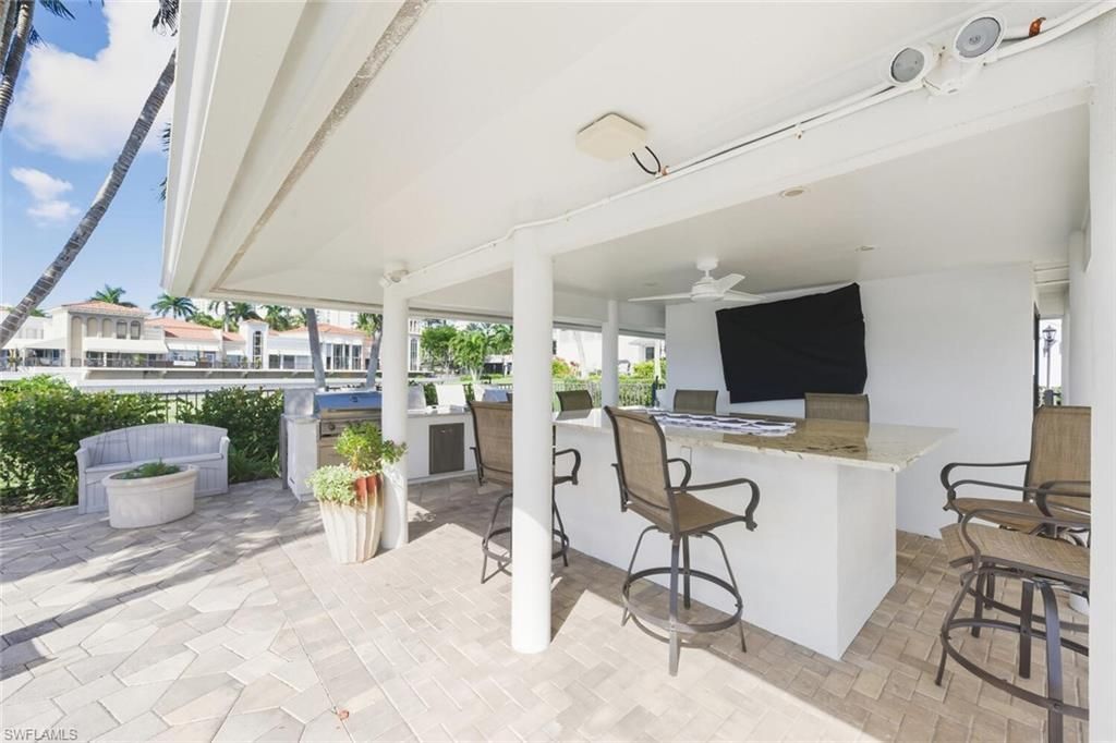 250 W Park Shore Dr , Unit 101, Naples, FL 34103 Photo
