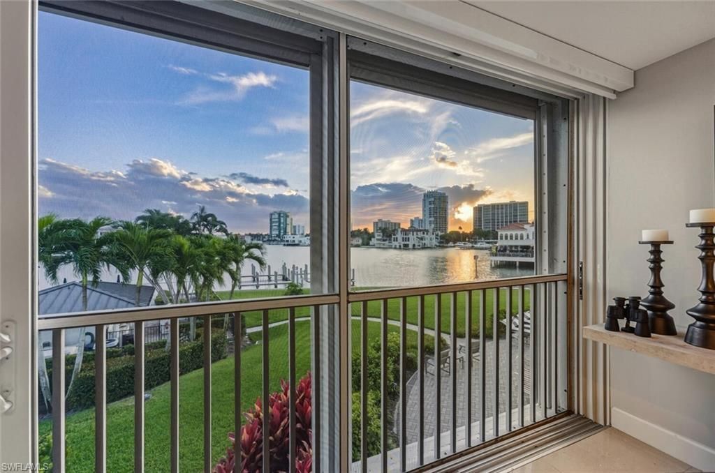 250 W Park Shore Dr , Unit 101, Naples, FL 34103 Photo