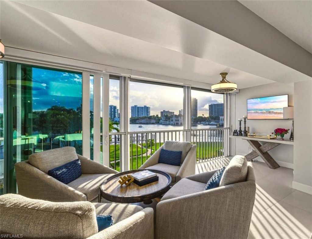 250 W Park Shore Dr , Unit 101, Naples, FL 34103 Photo