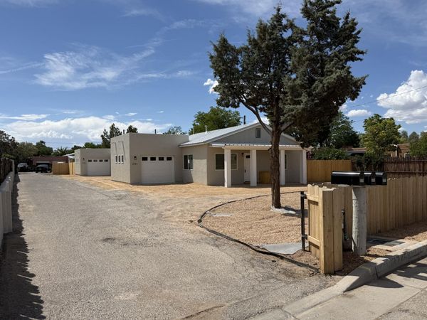 3745 San Isidro Street NW, Albuquerque, NM 87107