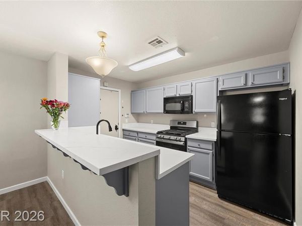 8452 Boseck Drive, Unit 154, Las Vegas, NV 89145