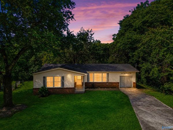 2804 Coosa Circle NW, Huntsville, AL 35810