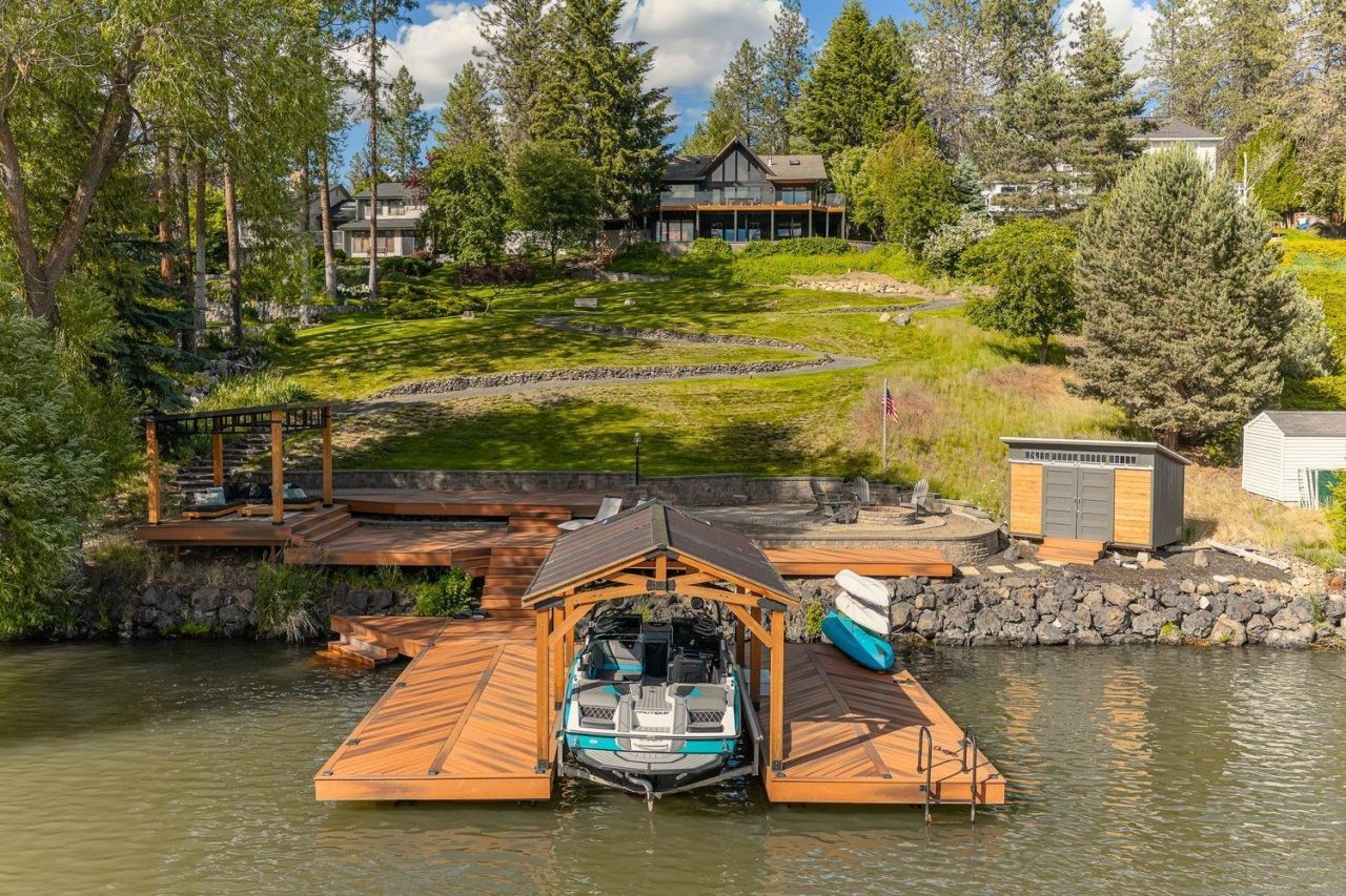 12911 W Shore Rd, Nine Mile Falls, WA 99026 Main Photo