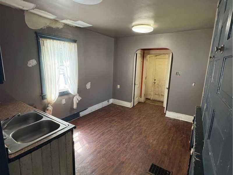 823 W 17th Street, Lorain, OH 44052 Photo 11