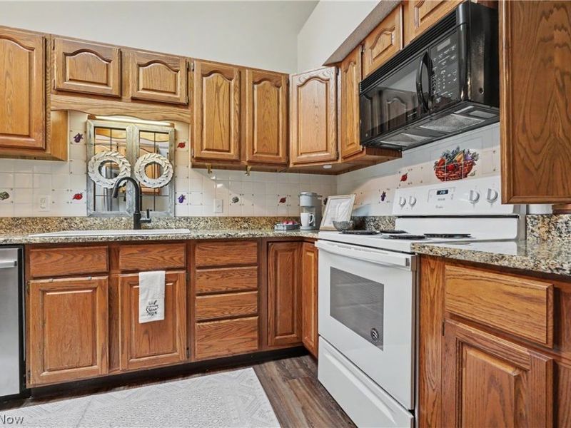 1904 Indian Hills Trail, Akron, OH 44313 Photo 6