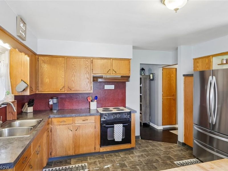 225 24th Street NW, Barberton, OH 44203 Photo 11