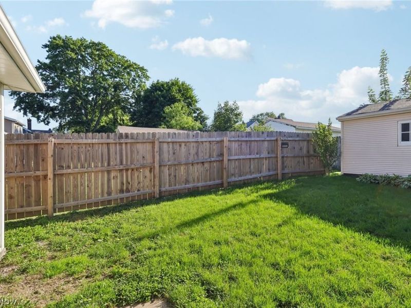 225 24th Street NW, Barberton, OH 44203 Photo 38