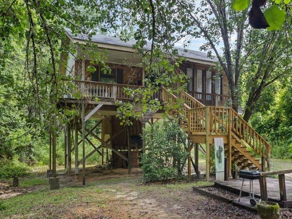 63 Landing Rd., Hattiesburg, MS 39401