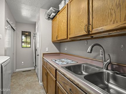 8605 Eaglenest Road, Sparks, NV 89436 Photo