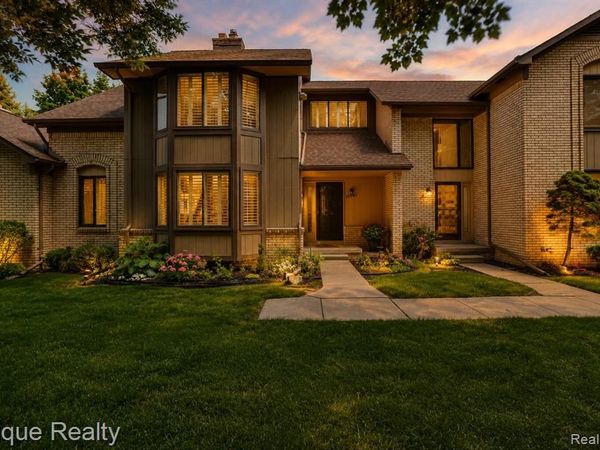 20485 Villa Grande Circle , Clinton Twp, MI 48038