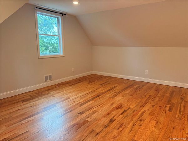 43 Lakewood Avenue , Ronkonkoma, NY 11779