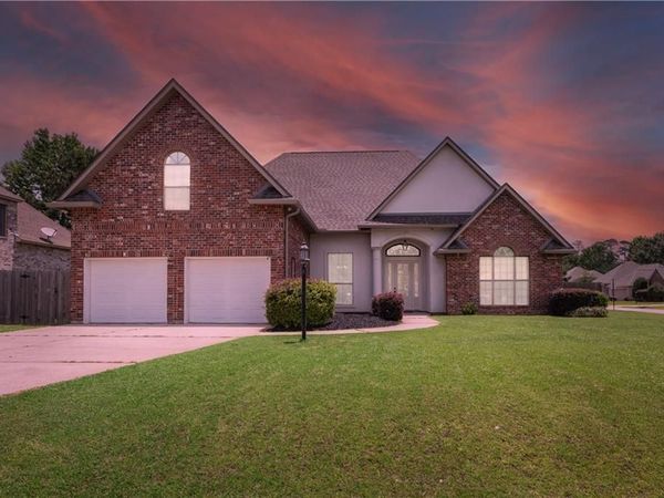 500 DRAKE ELM Court , Madisonville, LA 70447